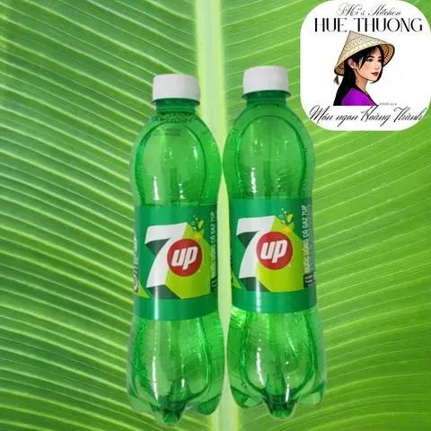 Hình ảnh Nước Ngọt 7UP kèm ly đá ( 1 chai và 1 ly đá )