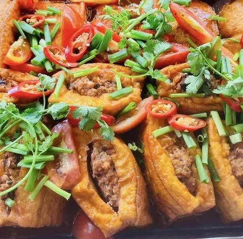 Hình ảnh Cơm Đậu Hũ nhồi thịt xốt cà chua