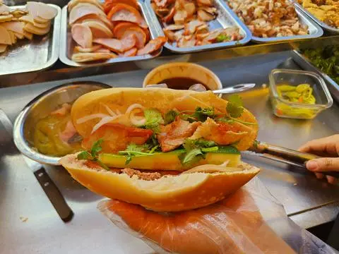 Hình ảnh Bánh mì thịt