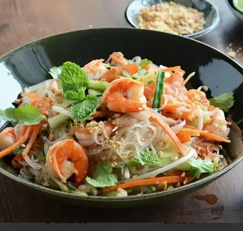 Hình ảnh Bún trộn xá xíu