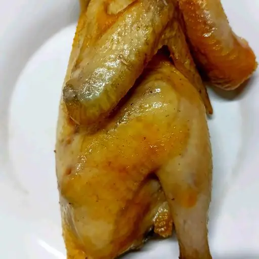 Hình ảnh Nửa con gà hấp hành