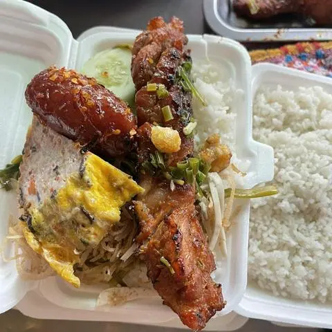 Hình ảnh Cơm Sườn Cọng chả Trứng đặt biệt