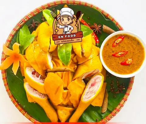 Hình ảnh Combo 1 Con Gà Ủ Muối Hoa Tiêu (bỏ đầu chân) + 500g Chân Gà Rút Xương Ủ Muối