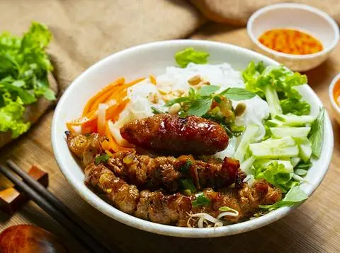 Hình ảnh Bún thịt nướng + nem nướng