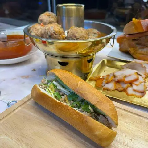Hình ảnh deal hời combo 3 bánh mì xíu mại