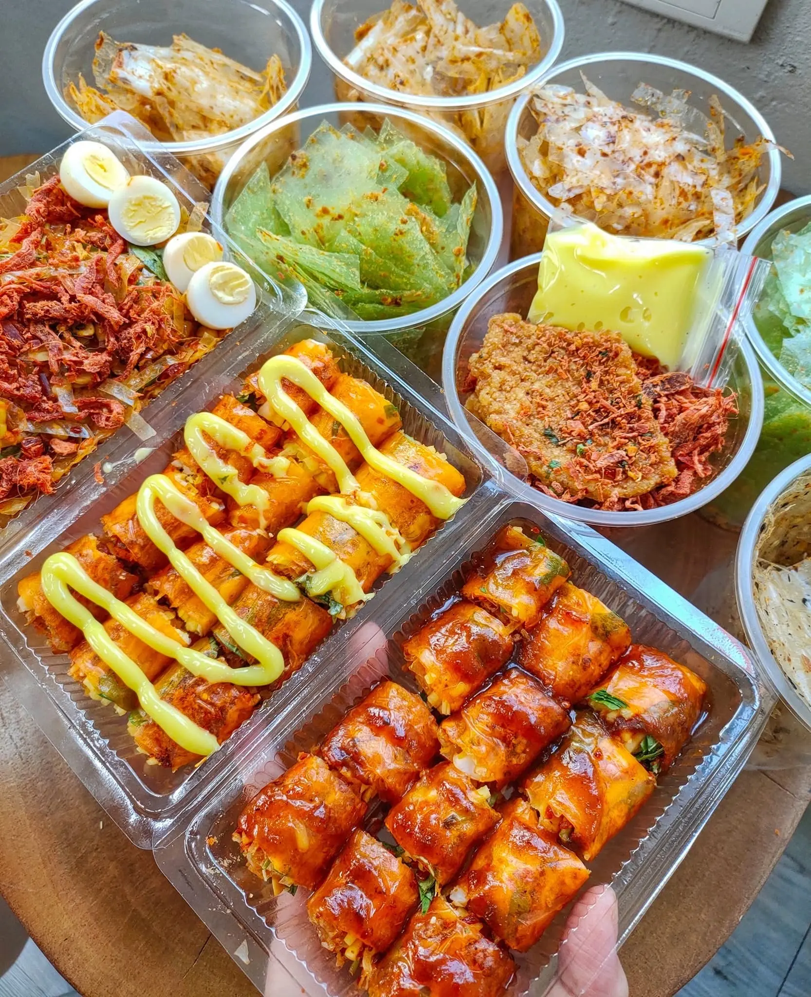 Hình ảnh Bánh Tráng Cuốn Sốt Me Hương Vị Đặc Biệt