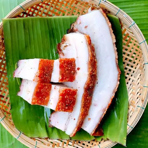 Hình ảnh Thịt heo quay ba rọi 400g + 1 bánh mì