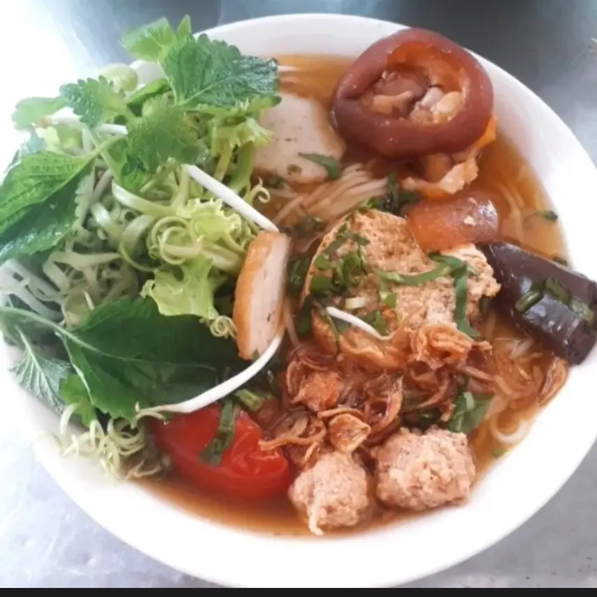 Hình ảnh Bún riêu giò cua chả  (không tô muỗng đũa)