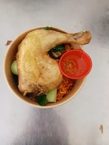 Hình ảnh Mì trộn gà góc tư
