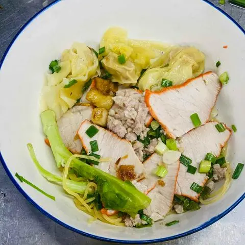 Hình ảnh Mì Hoành Thánh xá xíu