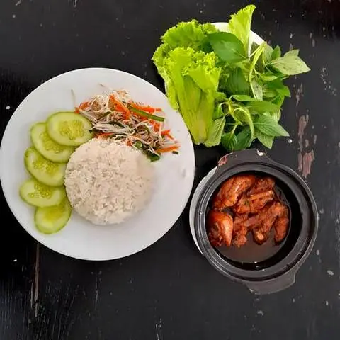 Hình ảnh Cơm gà kho gừng