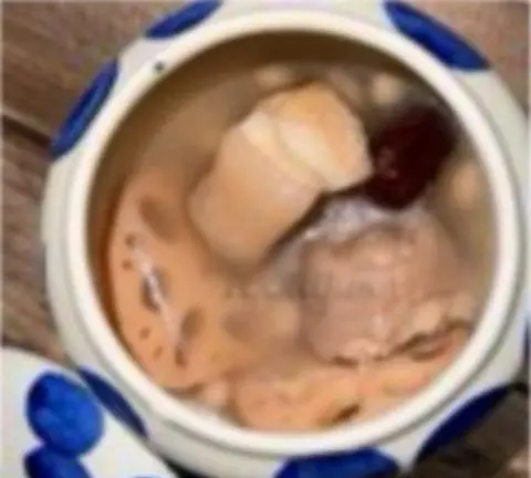 Hình ảnh Canh đuôi heo hầm củ sen