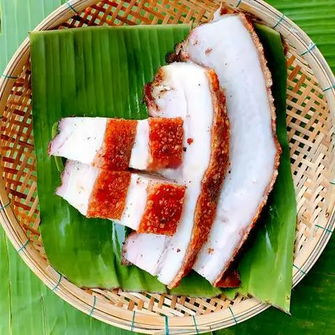 Hình ảnh Thịt heo quay ba rọi da giòn 700g (chặt miếng)