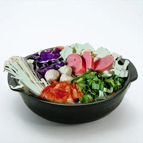 Hình ảnh Mì Cay Kimchi Cá Viên Xúc Xích
