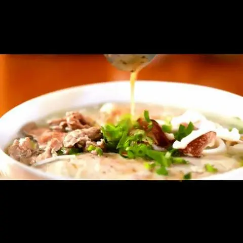 Hình ảnh Bún quậy chả cá - mực