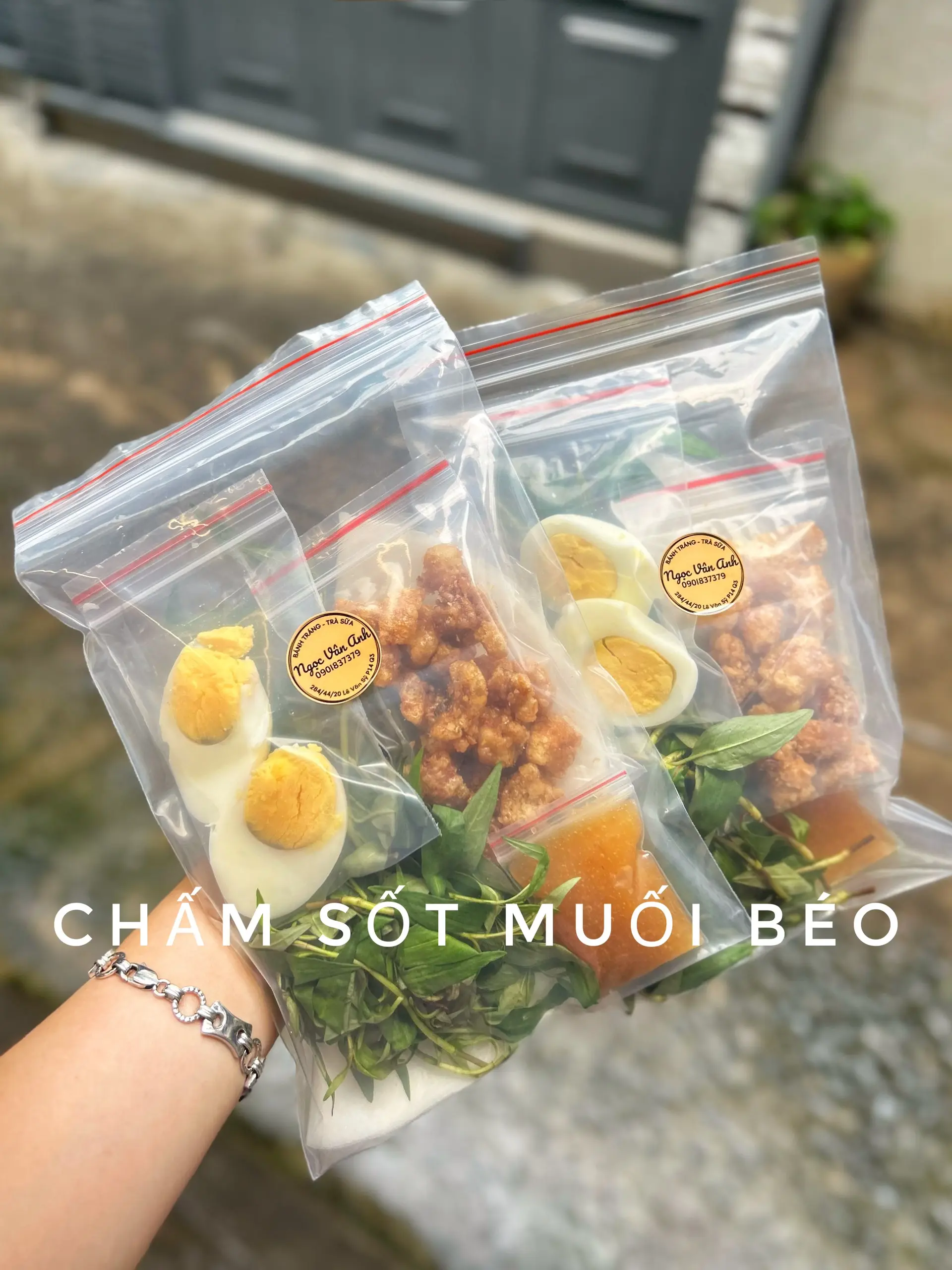 Hình ảnh Bánh tráng chấm + tóp mỡ + trứng gà
