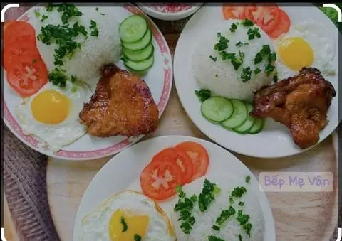 Hình ảnh Cơm tấm sườn trứng ốp la