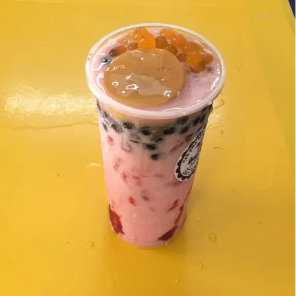 Hình ảnh Sữa Tươi Sốt Dâu Flan Hạt Thủy Tinh