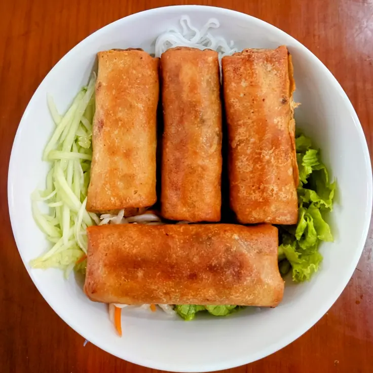 Hình ảnh Bún chả giò chiên