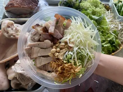 Hình ảnh Bún Nắm Nêm (Thịt Luộc, Heo Quay)