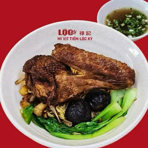 Hình ảnh Mì vịt tiềm nguyên cánh - trộn khô