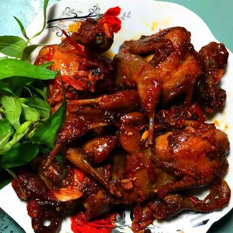Hình ảnh chim cút chiên mắm