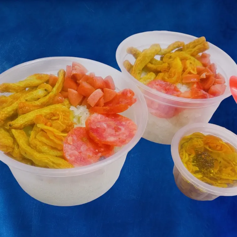 Hình ảnh Xôi Chả Cá, Lạp Xưởng, Xúc Xích, Chà Bông Heo Sợi Tép Hành + Tặng Sốt Tương Hành Phi