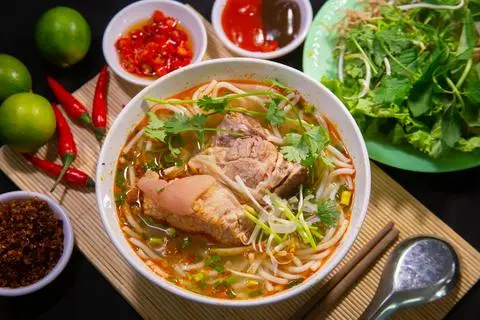 Hình ảnh Bún bò giò
