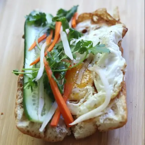 Hình ảnh bánh mì ốp la 1 trứng 