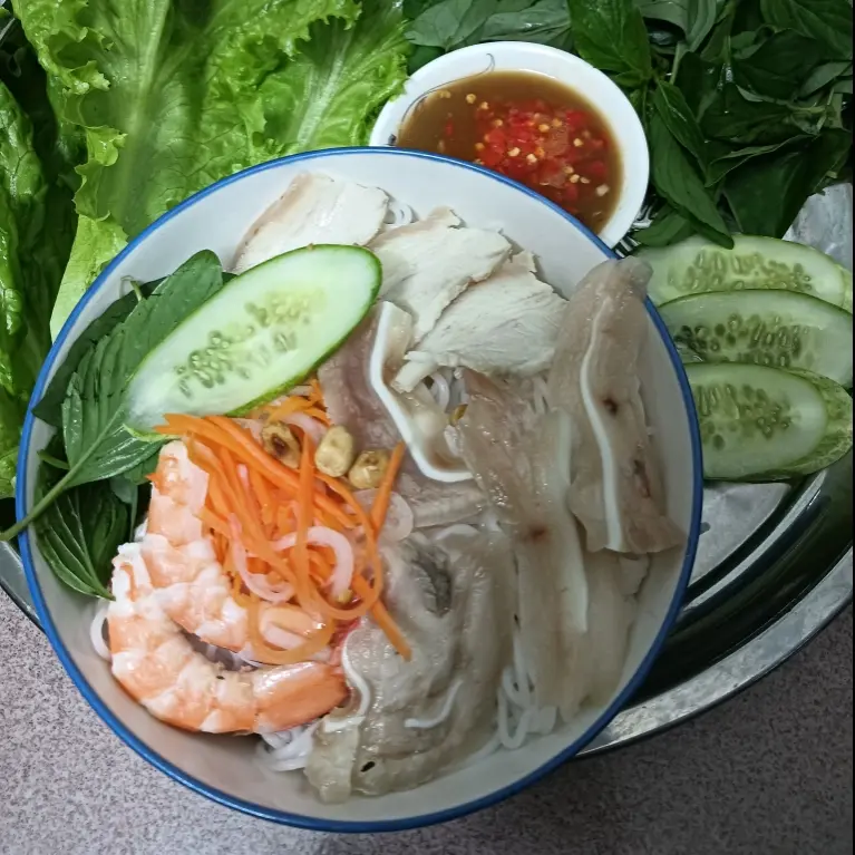 Hình ảnh bún mắm nêm+ trà đào