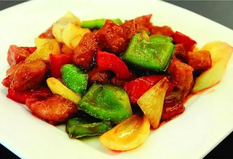 Hình ảnh Thịt heo xào chua ngọt