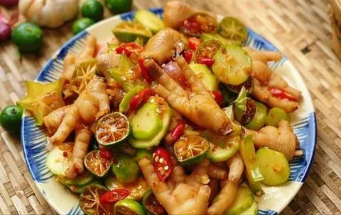 Hình ảnh Chân Gà Sốt Thái Có Xương 