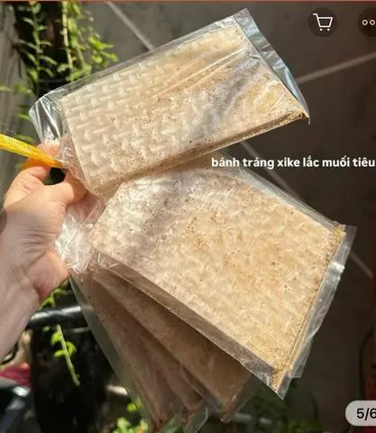 Hình ảnh Bánh tráng lắc muối tiêu
