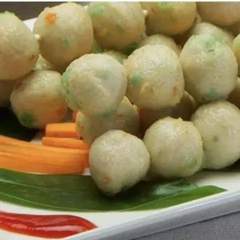 Hình ảnh Cá Viên Rau Củ ( 4 viên) 