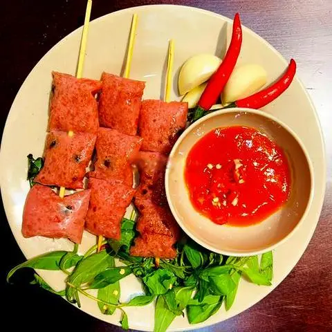 Hình ảnh Nem chua nướng