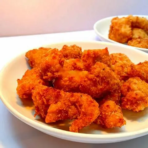 Hình ảnh Gà xù chấm sốt chua ngọt ớt tỏi
