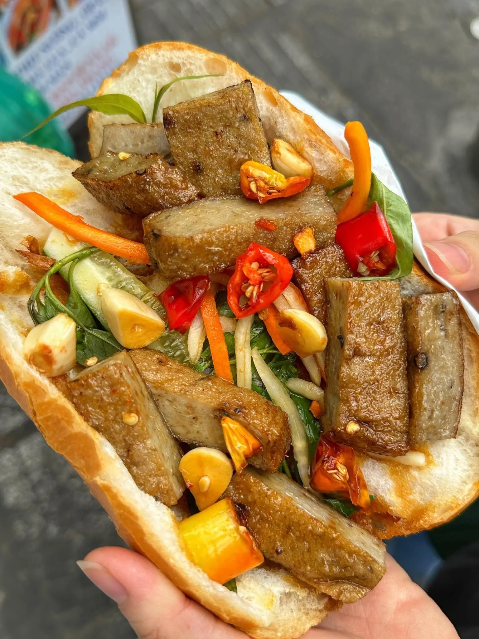 Hình ảnh Bánh mì chả cá