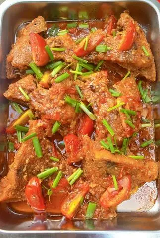 Hình ảnh Cơm cá diêu hồng sốt cà chua