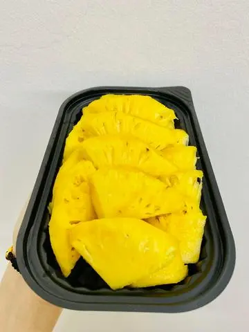 Hình ảnh Thơm Thái (kèm muối chấm) hộp 350gr
