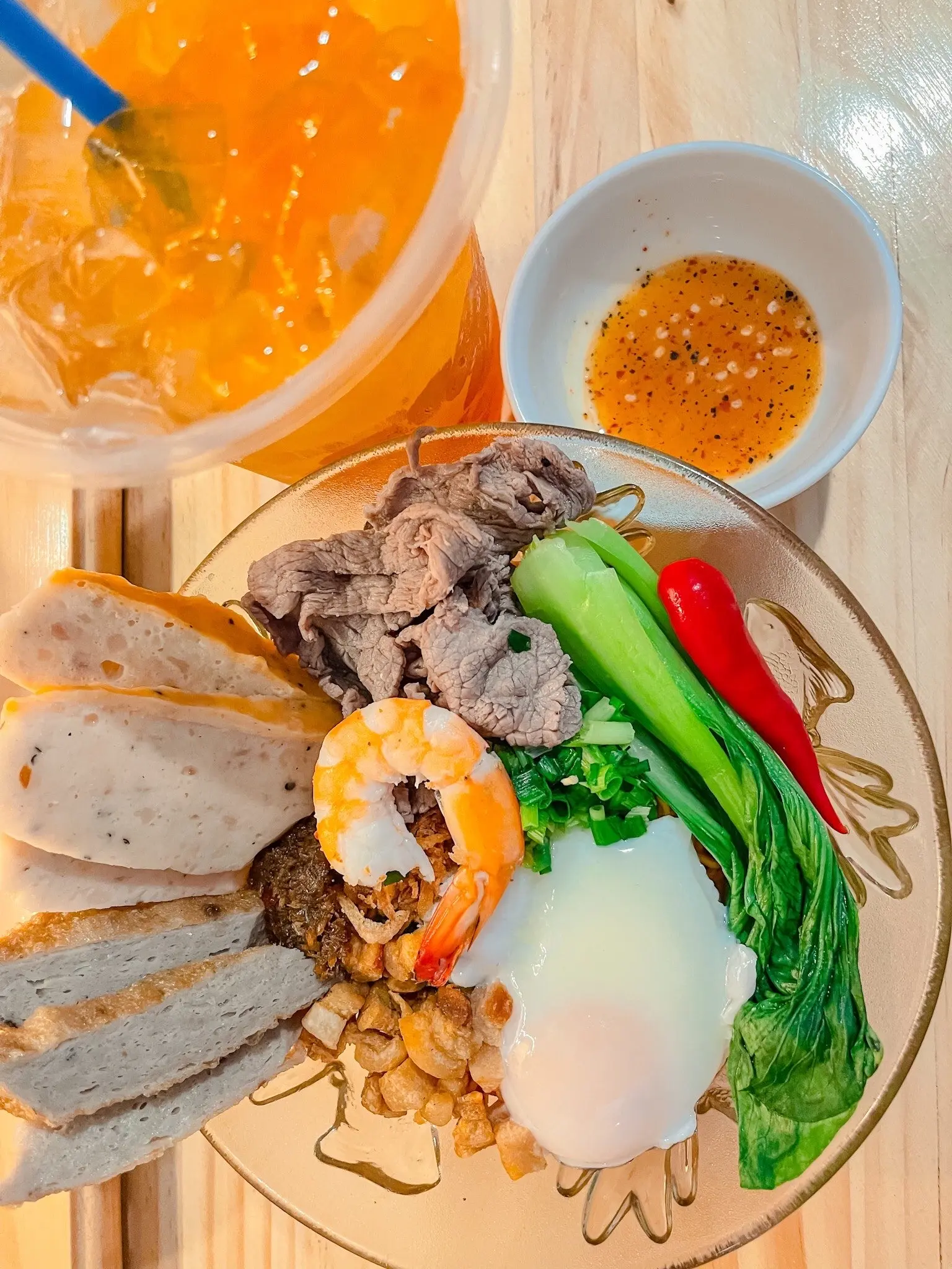 Hình ảnh MÌ TRỘN TRỨNG LÒNG ĐÀO CHẢ CÁ + TÔM