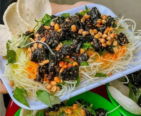 Hình ảnh Gỏi đu đủ khô bò đen