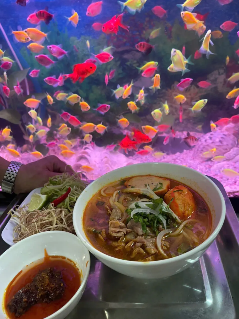 Hình ảnh Bún Bò Huế Tái+ Chả Cua