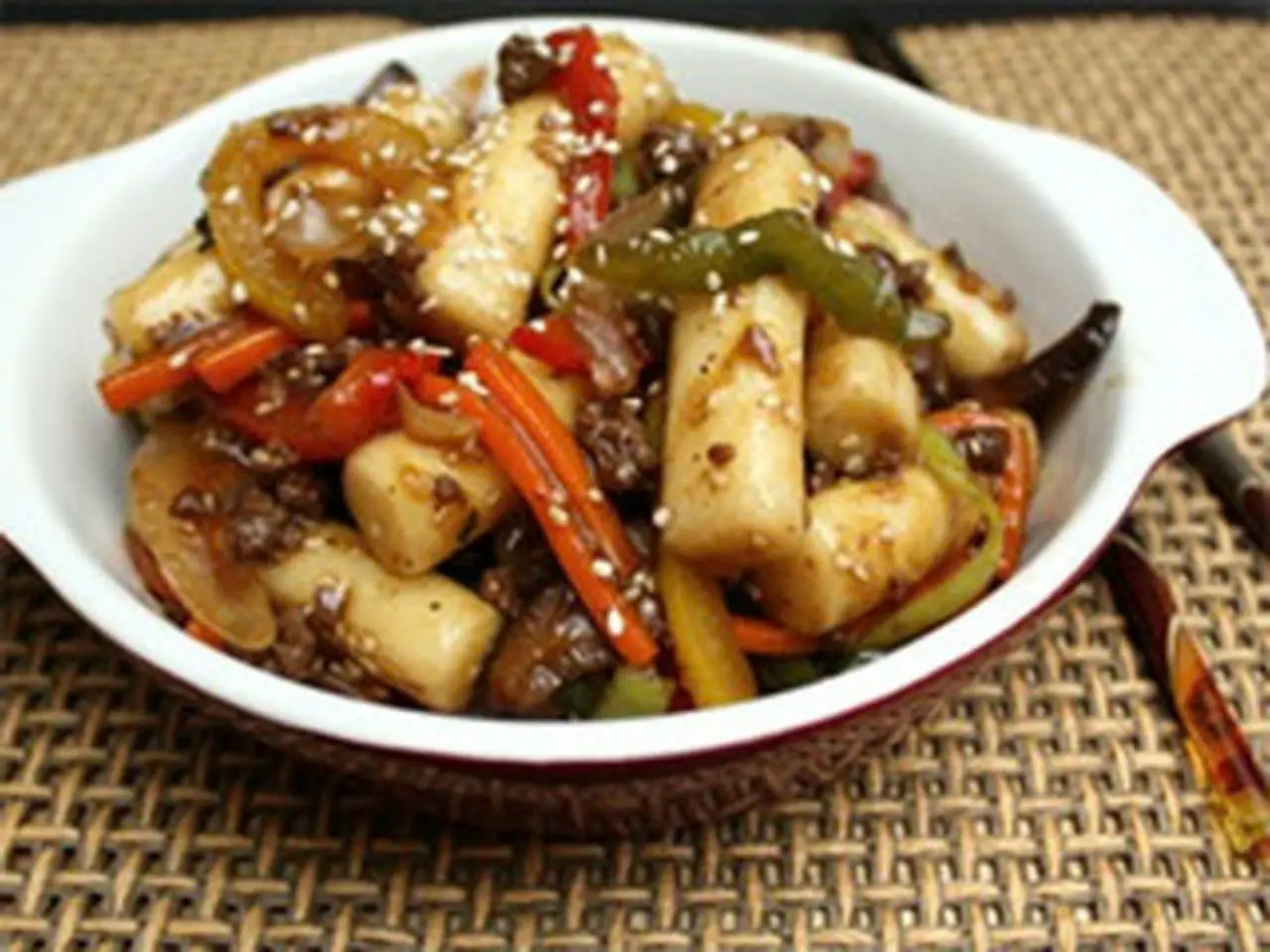 Hình ảnh Tokbokki sốt gia vị - xì dầu không cay 