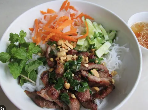 Hình ảnh Bún Thịt Nướng Chay