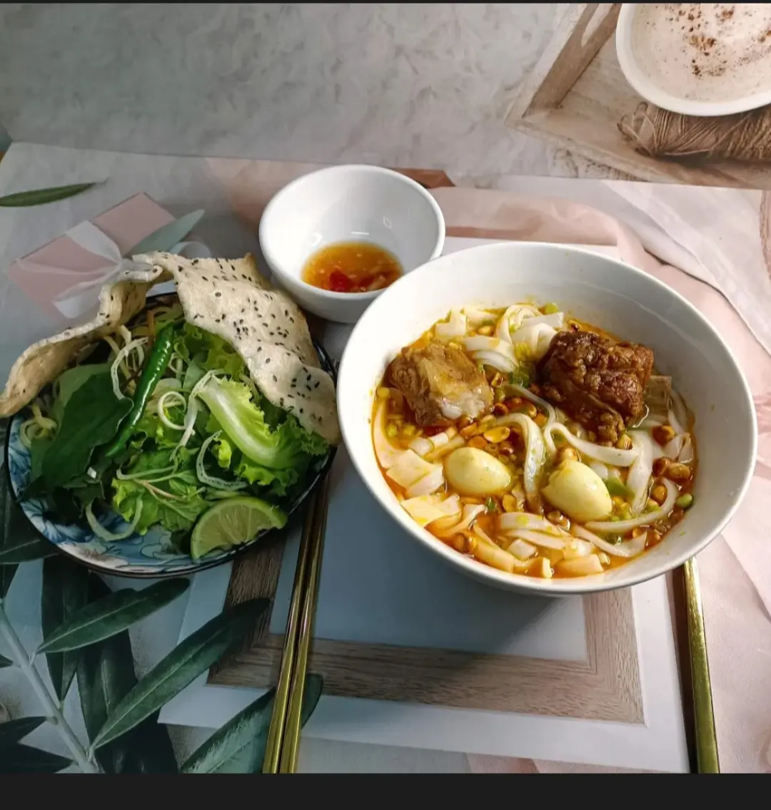 Hình ảnh Mì Quảng Xương Trứng Cút