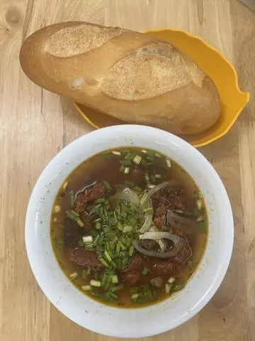 Hình ảnh Bánh mì bò kho