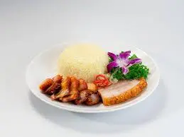 Hình ảnh Cơm Heo Quay & 1 Chai Nước