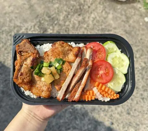 Hình ảnh Cơm sườn - xá xíu