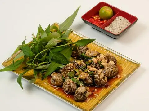 Hình ảnh Sò huyết xào me