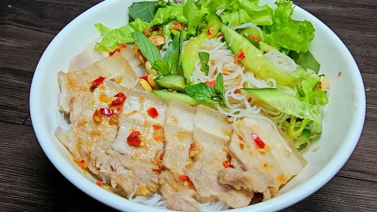 Hình ảnh Combo Mặn 2  (1 Bún Thịt Luộc + 1 Nước Ép)
